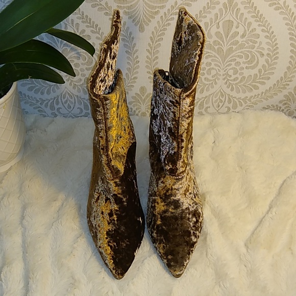 NWOB Free People Velvet Asymmetrical Button Boots - Picture 4 of 4